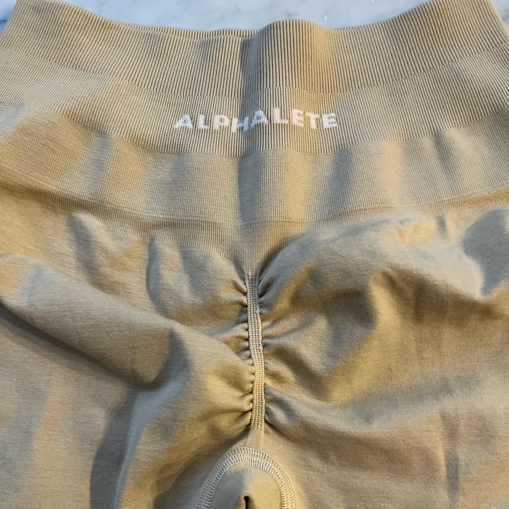 Alphalete Amplify Leggings in Hazelnut